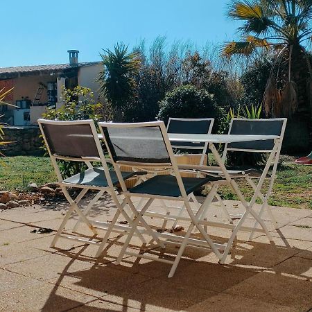 Offrez-Vous Un Sejour Dans Notre Gite A Entressen Une Grande Piscine Pour Se Rafraichir ,Un Espace De Jeux Pour Enfants Pour Des Heures De Divertissement Un Terrain De Petanque Pour Des Parties Endiablees Luaran gambar